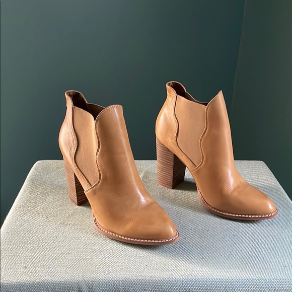 Chinese Laundry Shoes - Tan Leather Ankle Boots
